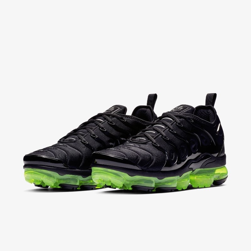 Nike vapormax plus hot sale black volt white